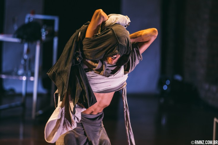 A-Salto-Alto-Entre-Incertezas-e-Exterminios-Foto-Rodrigo-Menezes-2